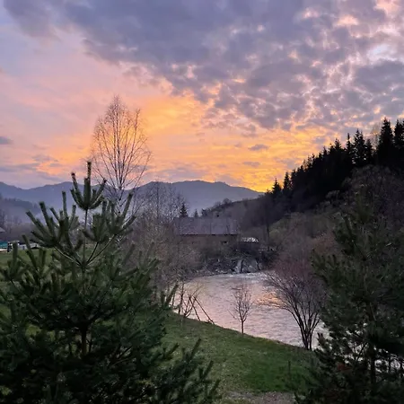 5 каминов 4* Yasinya