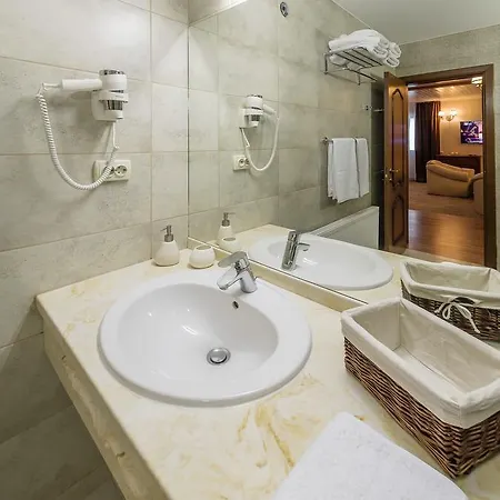 5 каминов Yasinya