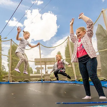 Ξενοδοχείο με διαμερίσματα 5 каминов