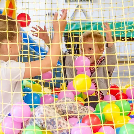 5 каминов Ξενοδοχείο με διαμερίσματα 4*