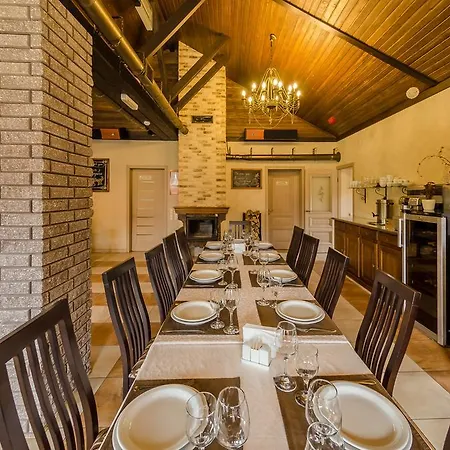 Апарт-Отель 5 Каминов Aparthotel Yasinya