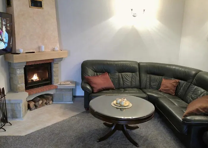 Апарт-Отель 5 Каминов 4* Yasinya