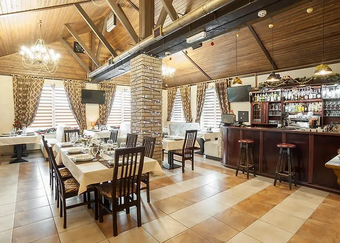 Апарт-Отель 5 Каминов 4* Yasinya