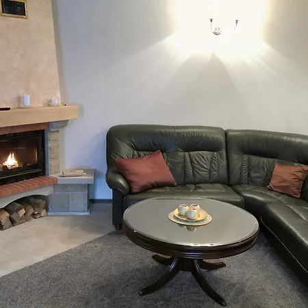 Апарт-Отель 5 Каминов 4* Yasinya