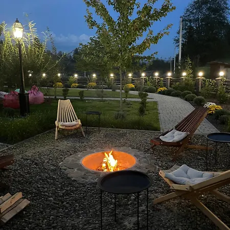 Апарт-Отель 5 Каминов 4* Yasinya