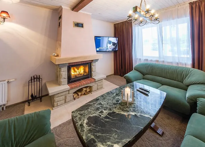 5 каминов Aparthotel Jassinja