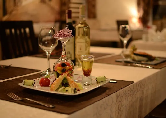 5 каминов Aparthotel Jassinja